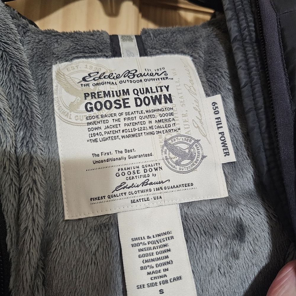 Eddie Bauer Goose Down Vest Size SMALL - Picture 2 of 5